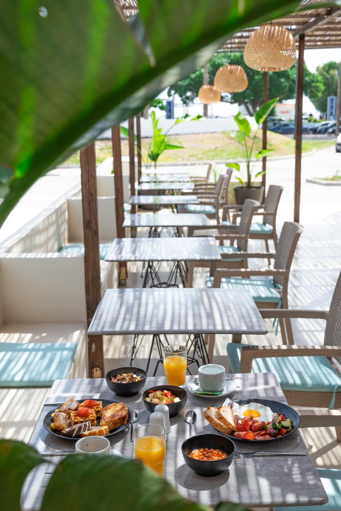 Atma Beach Rooms & Suites Фалираки Экстерьер фото