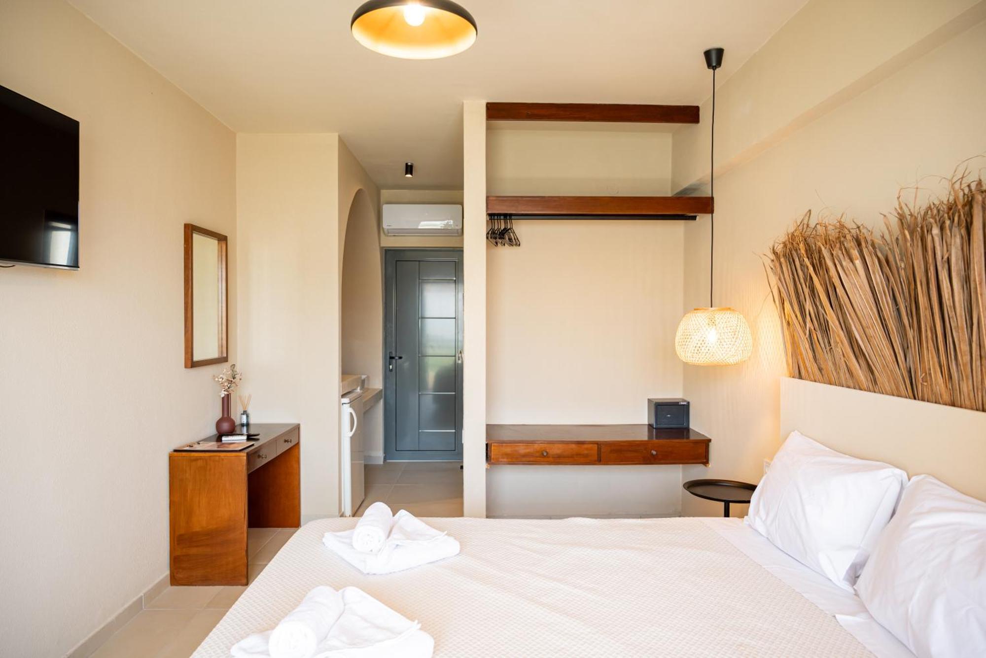 Atma Beach Rooms & Suites Фалираки Экстерьер фото